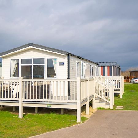 64 Lancaster The Lazy Willow 3 Bedroom Hot Tub Caravan Tattershall Lakes מראה חיצוני תמונה